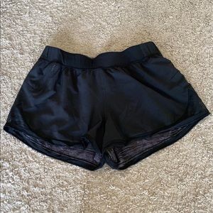 Lululemon Hotty Hot Shorts Reversible 2 in 1
